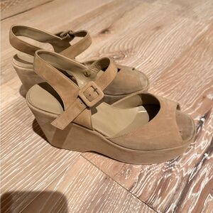 Varda Italy Elegant Tan Suede Wedge Sandals